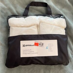 NIB UPPAbaby Cozy Handmuffs
